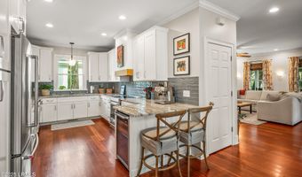 4 Waterbird Dr, Beaufort, SC 29907