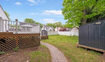73 Davis Dr, Bergenfield, NJ 07621