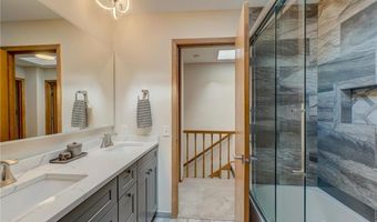 13491 Fairlawn Ct, Apple Valley, MN 55124