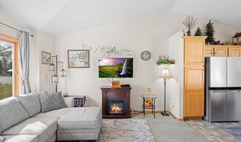 915 Wildflower Ct, Amery, WI 54001