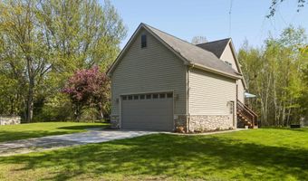 6527 Genaw Rd, Algonac, MI 48001