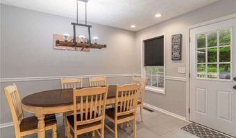 204 Queensbury, Acworth, GA 30102