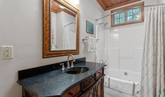301 Lee Dr, Alcester, SD 57001