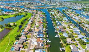 727 FLAMINGO Dr, Apollo Beach, FL 33572