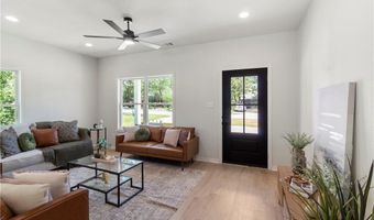 1104 Berkeley St, College Station, TX 77840