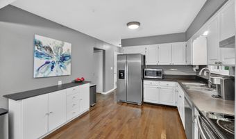 2731 Valley Dr, Ann Arbor, MI 48103