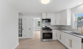 27 Norman St, Cumberland, RI 02864