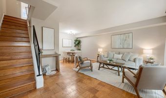 2312 N DEARING St, Alexandria, VA 22302