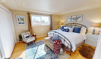 814 PARADISE Ln, Brookings, OR 97415