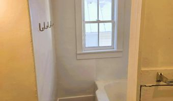 5 Reynolds Dr, Brattleboro, VT 05301