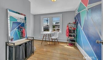 84 Jewett Ave, Bridgeport, CT 06606