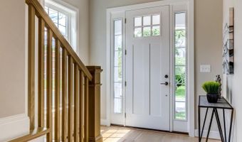 934 19TH St S, Arlington, VA 22202
