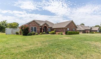 506 Fieldcrest Dr, Chickasha, OK 73018