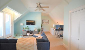 398 Wolcott Ave 9, Middletown, RI 02842