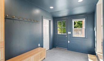 7 Carpenter Ave, Barrington, RI 02806