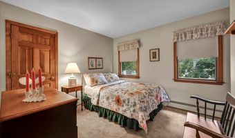 2 Sachem Dr, Cromwell, CT 06416