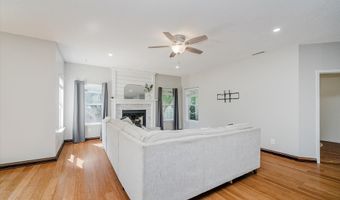 14897 Drayton Dr, Noblesville, IN 46062
