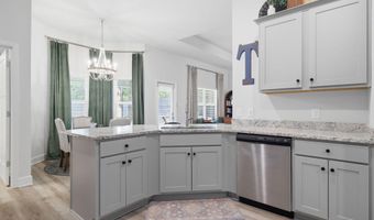 6268 Emerald Lk Dr, Biloxi, MS 39532