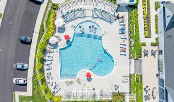 31 Valiant Ct, Middletown, NJ 07748