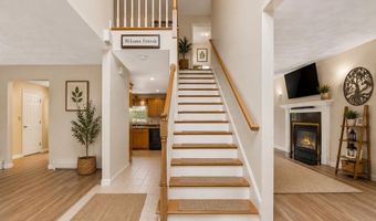 22 Lakewood Dr, Alton, NH 03810