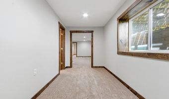 1006 NE 28th Ave, Aberdeen, SD 57401