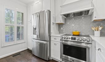 7424 GADSBY Sq, Alexandria, VA 22315