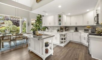 2708 Grove Ave, Carlsbad, CA 92008