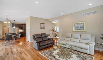 306 Essen Ln, Ballwin, MO 63021