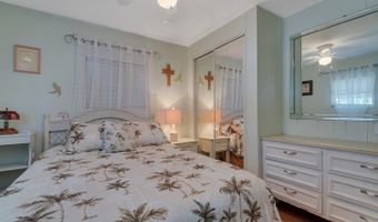 900 Laurel Cir, Barefoot Bay, FL 32976
