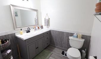 4 Sickle St, Andover, NJ 07801
