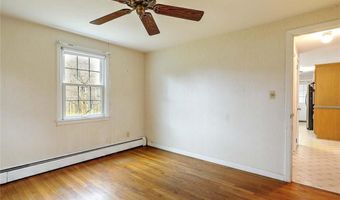86 Rogers Ave, Barrington, RI 02806
