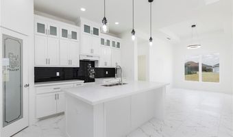 915 Pecan St, Alton, TX 78573