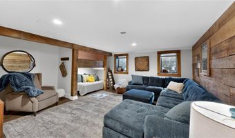 1914 12th Ave NE, Austin, MN 55912