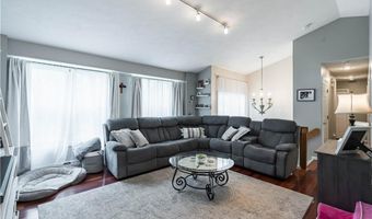 77 Lippitt Ave, Cumberland, RI 02864