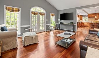 3801 WASHINGTON WOODS Dr, Alexandria, VA 22309