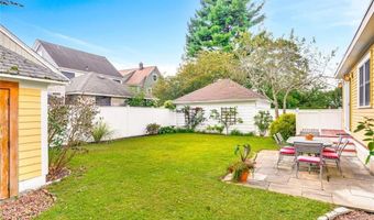 82 Sefton Dr, Cranston, RI 02905