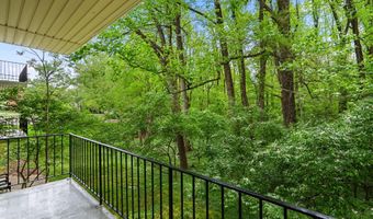 10643 WEYMOUTH St 103, Bethesda, MD 20814