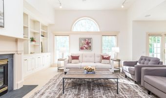 5812 HICKORY HOLLOW Ln, Doylestown, PA 18902