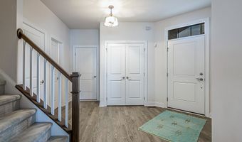 3075 N Spurway Dr, Ann Arbor, MI 48105