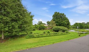 4920 BROOK HILLS Dr, Annandale, VA 22003