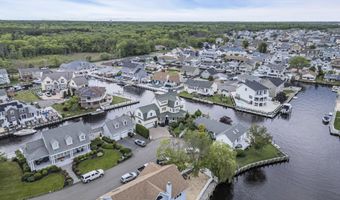 221 Magnolia Dr, Bayville, NJ 08721