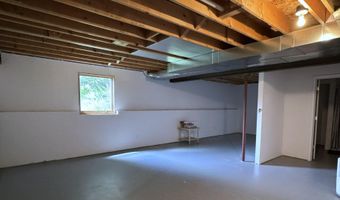 5014 Waller St, Ames, IA 50014