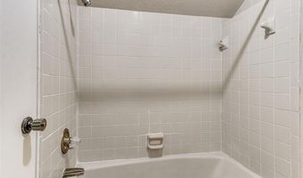 8101 Brownsville Ln, Bethany, OK 73008