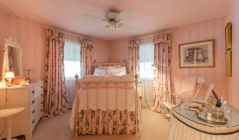 92 Forest Rd, Agawam, MA 01001