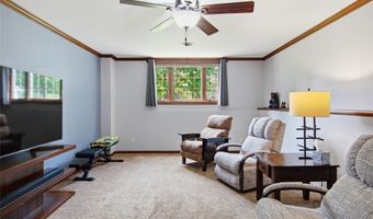 1301 Sandy Ridge Ln, Altoona, WI 54720