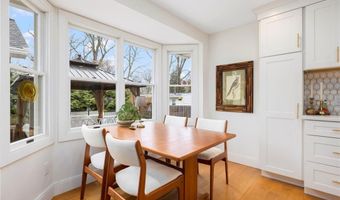 510 Boston Neck Rd, North Kingstown, RI 02852