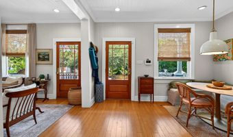 241 Washington St, Bay St. Louis, MS 39520