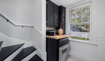110 Spofford Ave, Warwick, RI 02888