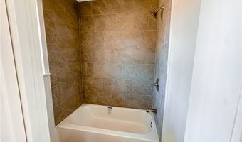 1108 N Woodlawn Dr, Alice, TX 78332