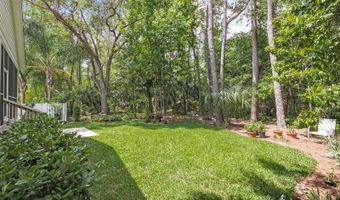 880 PARADISE Ln, Atlantic Beach, FL 32233